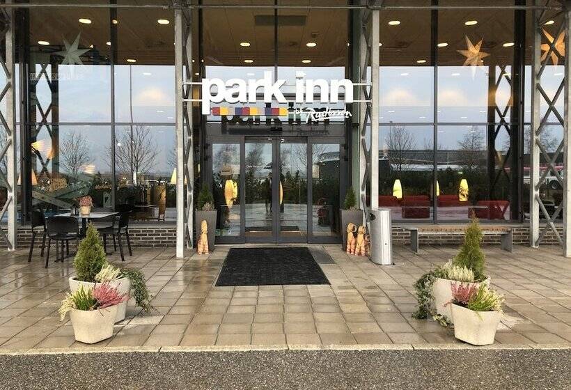 Park Inn By Radisson Oslo Airport Hotel West