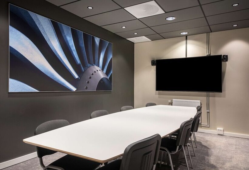 Park Inn By Radisson Oslo Airport Hotel West