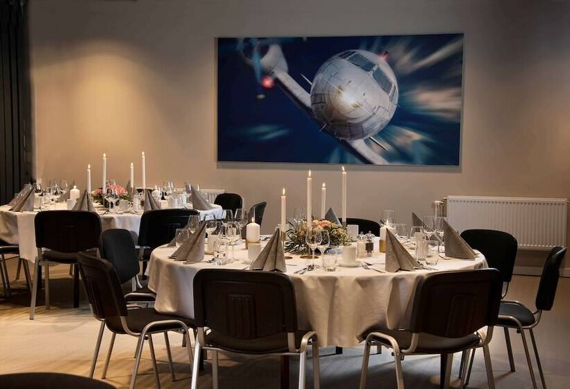 Park Inn By Radisson Oslo Airport Hotel West