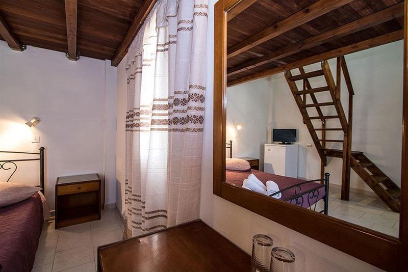 Отель Petra Nera