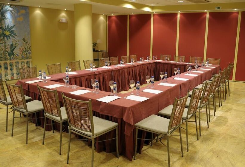 Отель Puerta De La Luna