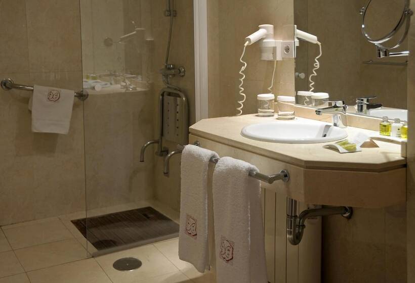 Отель Puerta De La Luna