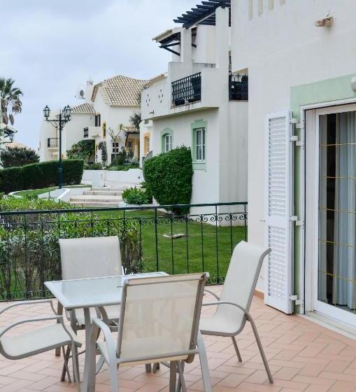 Отель Quinta Da Floresta – Santo António Villas, Golf & Spa