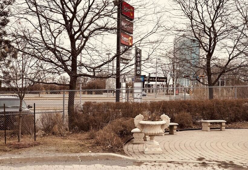 فندق Ramada Plaza By Wyndham Gatineau/manoir Du Casino