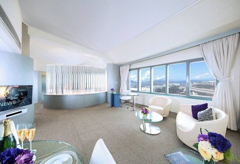 فندق Regal Airport