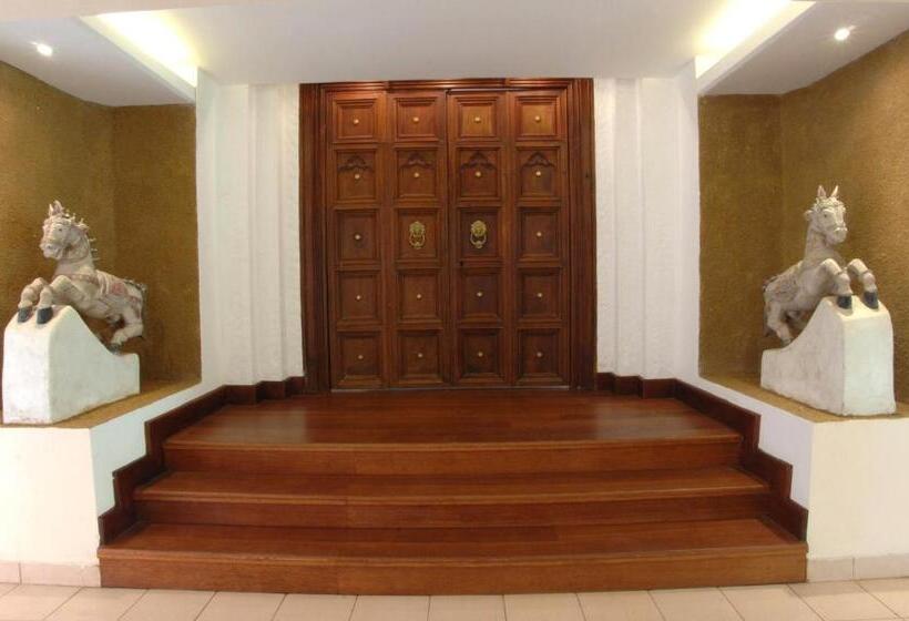 فندق Royal Palms Beach