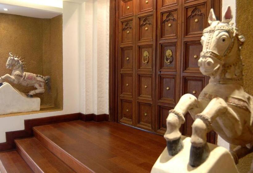 فندق Royal Palms Beach