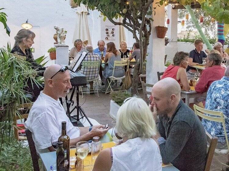 فندق ريفى La Fructuosa