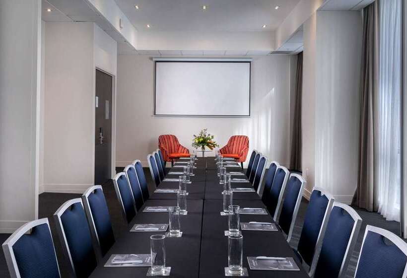 هتل Rydges Auckland