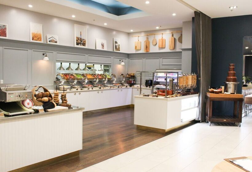 هتل Rydges Auckland