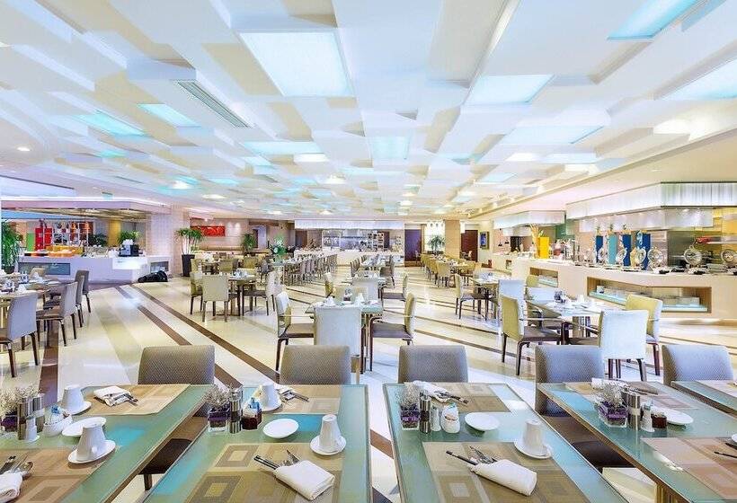 Отель Sheraton Chengdu Lido