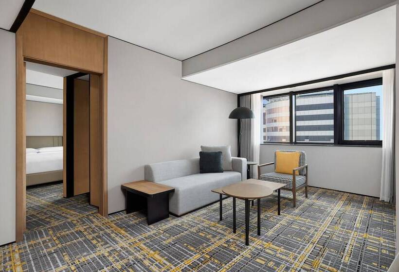 Отель Sheraton Chengdu Lido