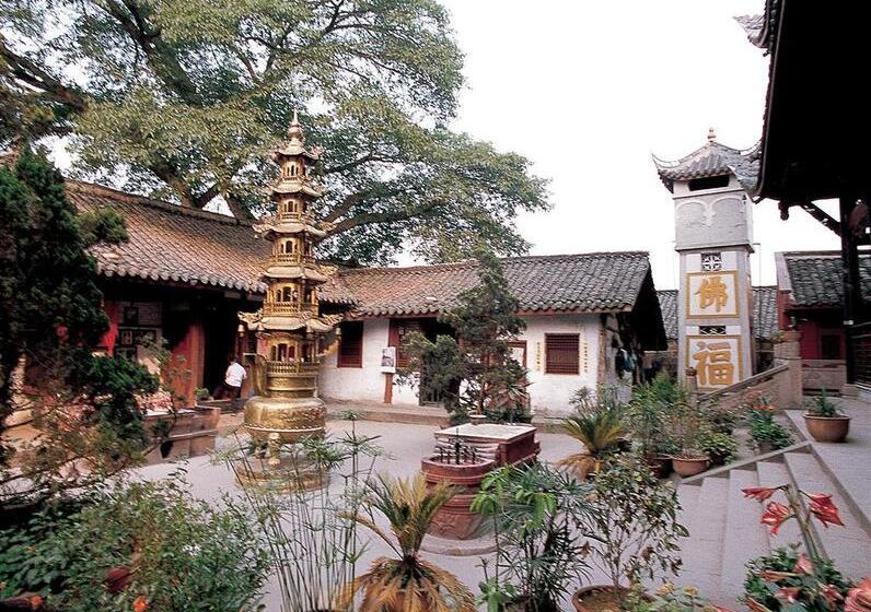 Отель Sheraton Chengdu Lido