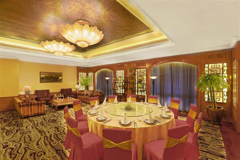 Отель Sheraton Chengdu Lido