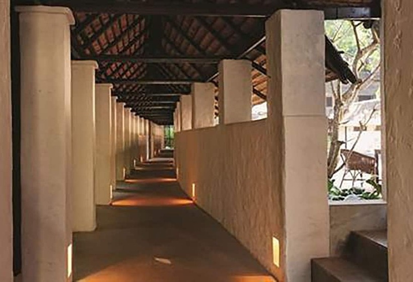 Отель Tamarind Village