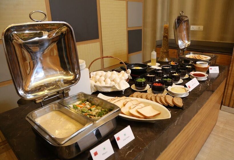 The Metropolitan Hotel & Spa New Delhi