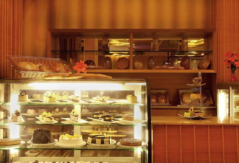 The Metropolitan Hotel & Spa New Delhi