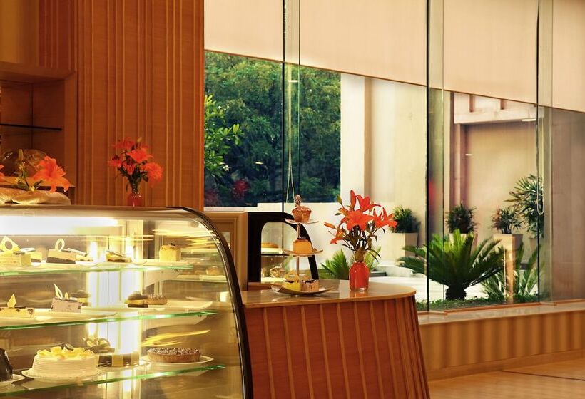 The Metropolitan Hotel & Spa New Delhi