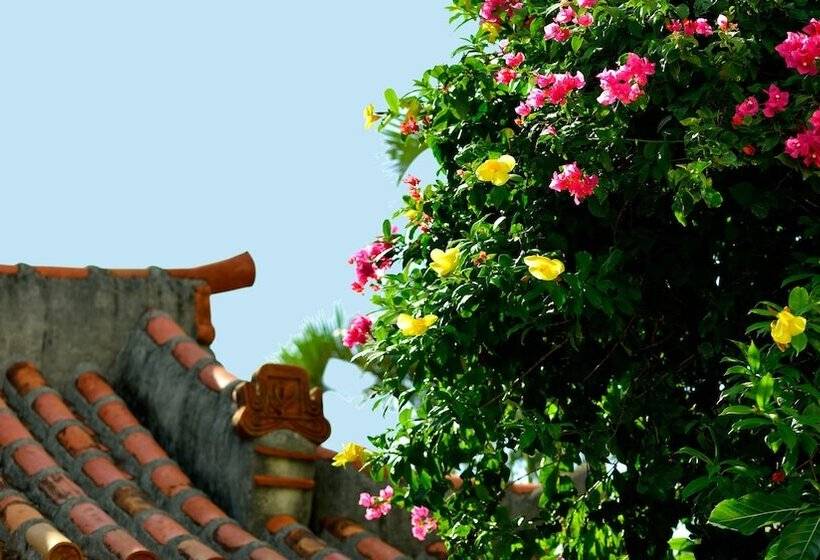 בית מלון כפרי The Naha Terrace