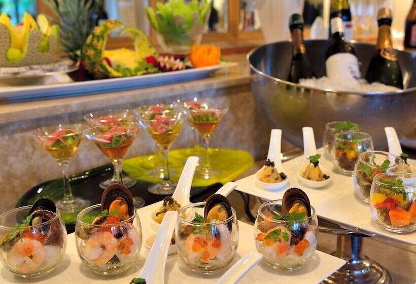 בית מלון כפרי The Naha Terrace