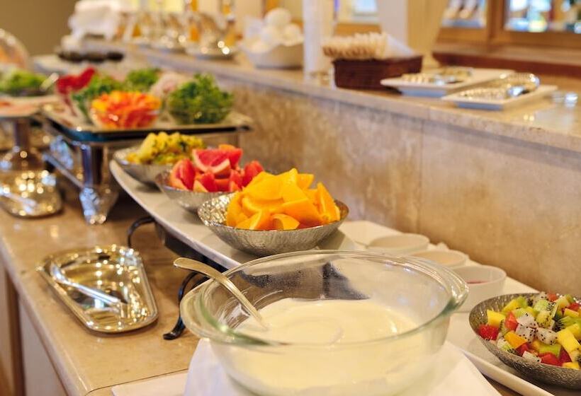 בית מלון כפרי The Naha Terrace