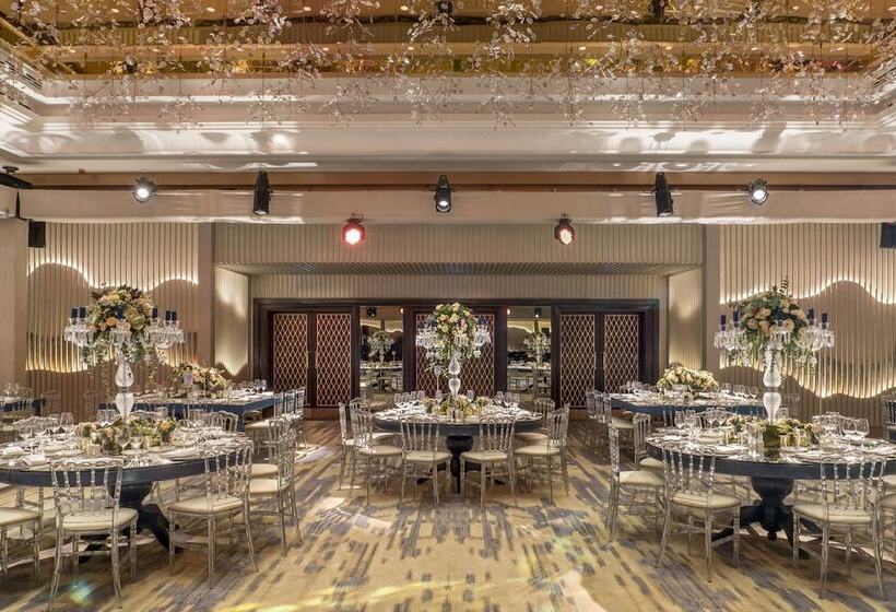 Hotel The Ritz Carlton, Istanbul At The Bosphorus