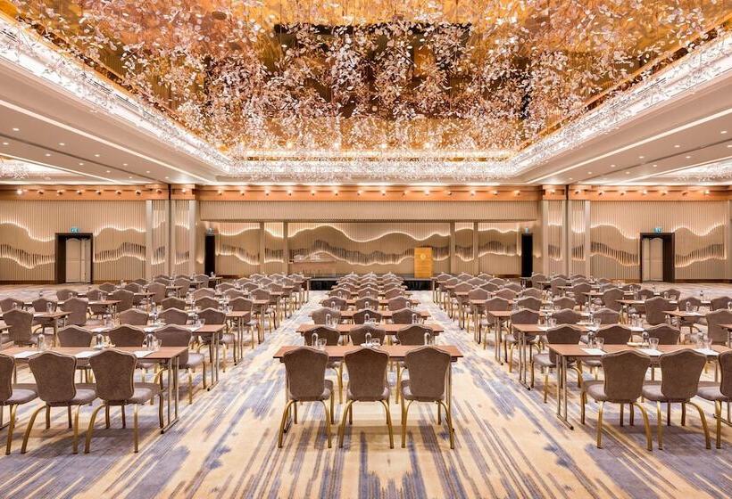 Hotel The Ritz Carlton, Istanbul At The Bosphorus