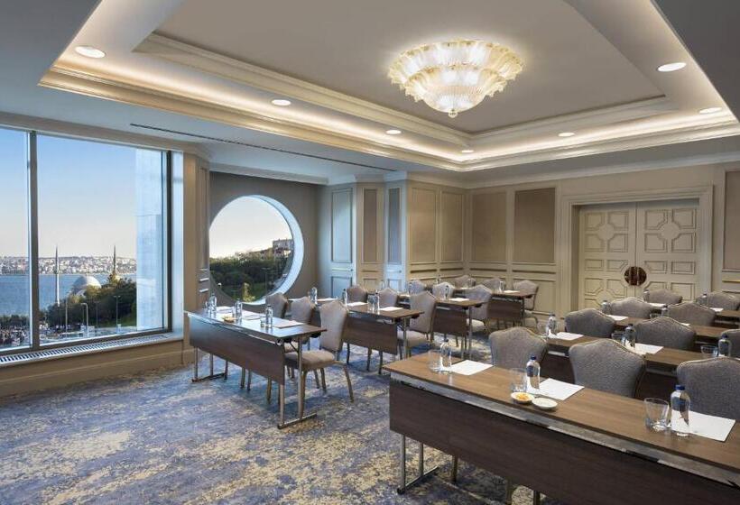 Hotel The Ritz Carlton, Istanbul At The Bosphorus