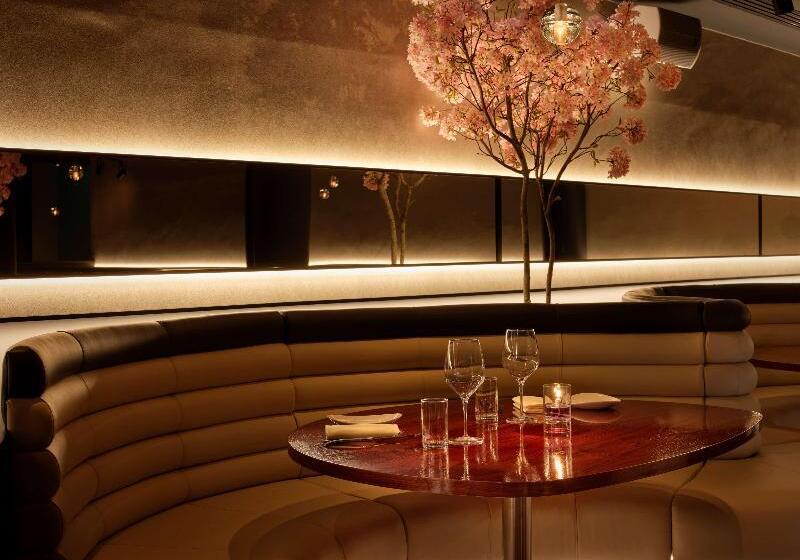 هتل The Westminster London, Curio Collection By Hilton