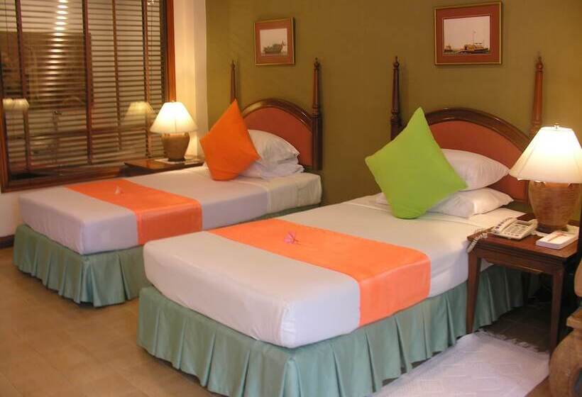 酒店 White House Beach Resort