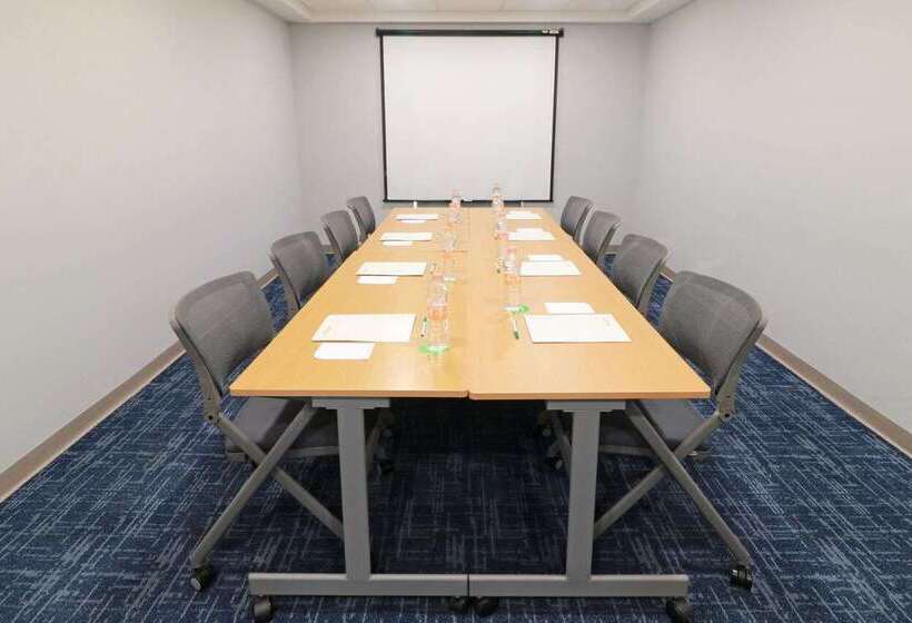 호텔 Wyndham Garden Monterrey Valle Real