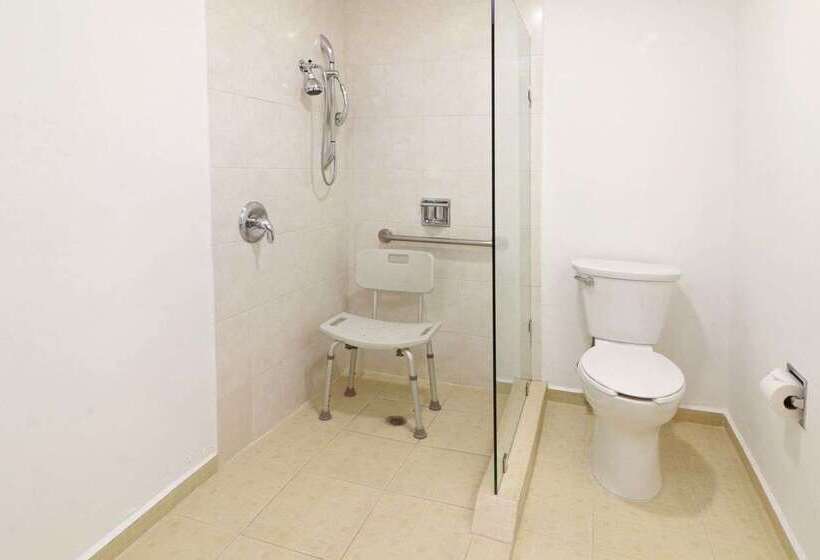 호텔 Wyndham Garden Monterrey Valle Real