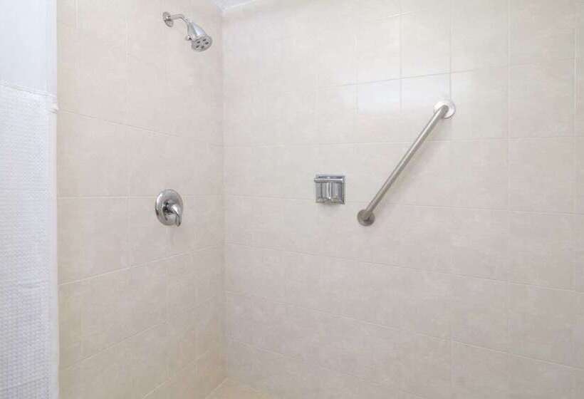 Отель Wyndham Garden Monterrey Valle Real