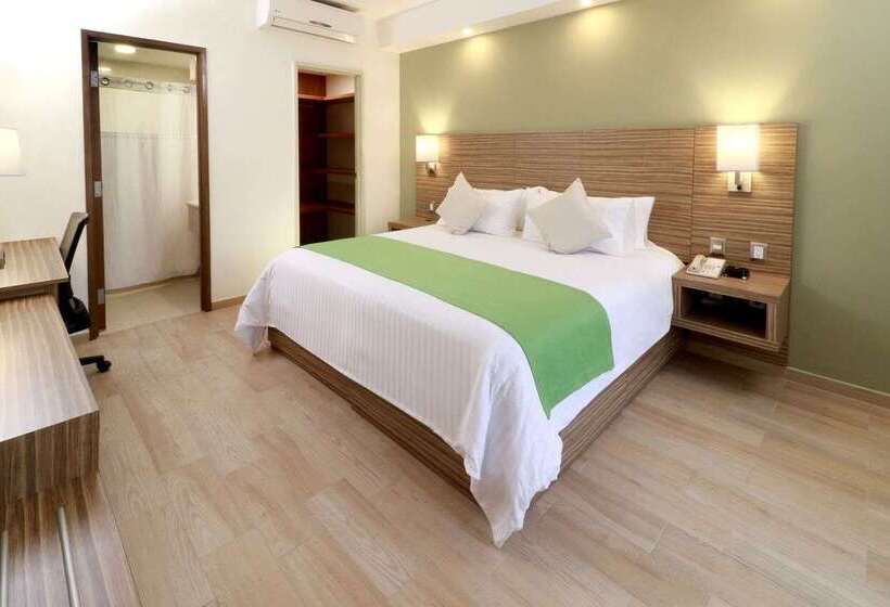 Отель Wyndham Garden Monterrey Valle Real