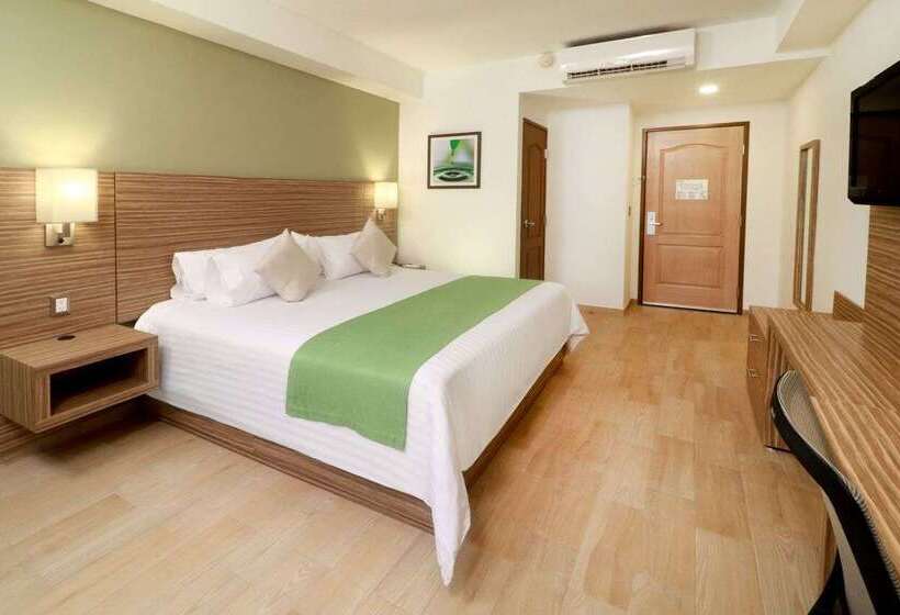 Отель Wyndham Garden Monterrey Valle Real