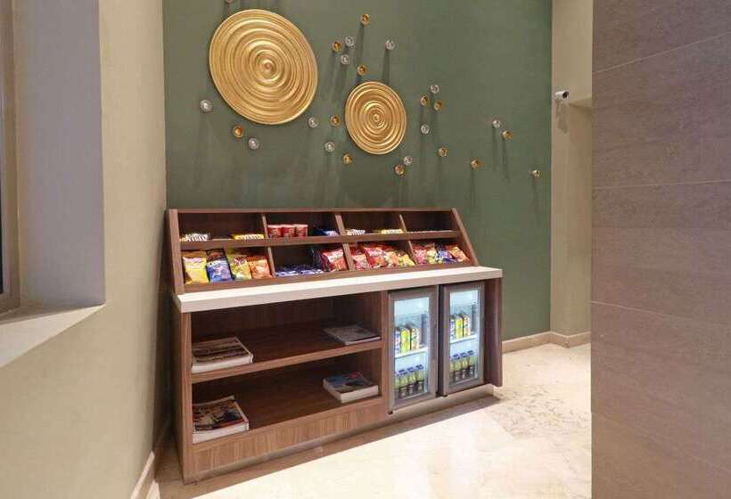 Отель Wyndham Garden Monterrey Valle Real