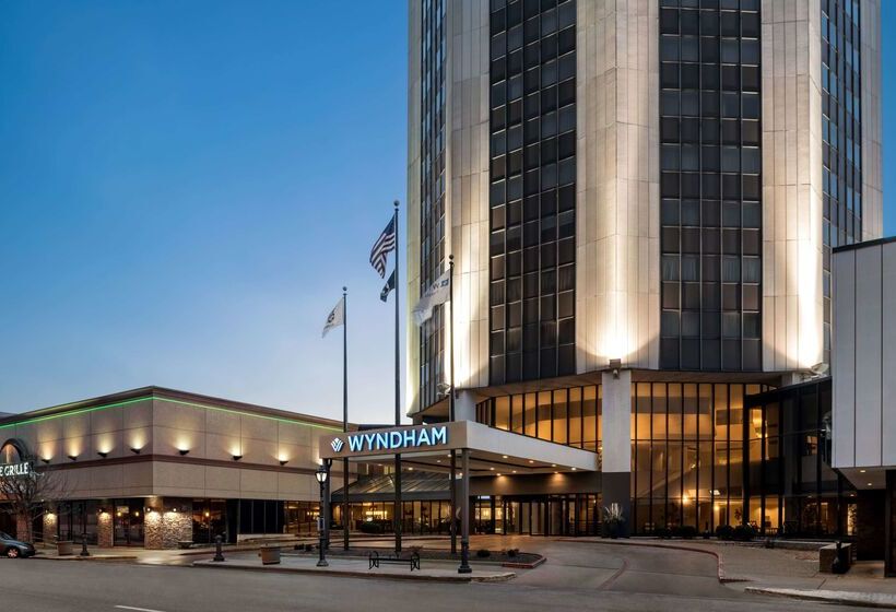 Отель Wyndham Garden Monterrey Valle Real