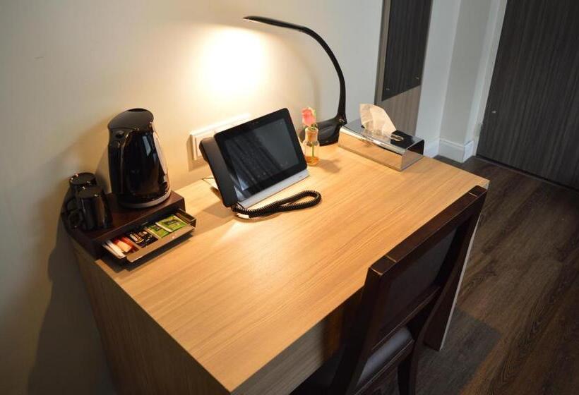 هتل Library Amsterdam