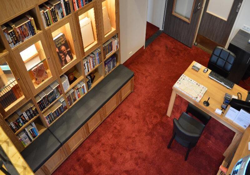 هتل Library Amsterdam