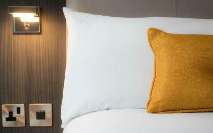 Maldron Hotel Belfast International Airport