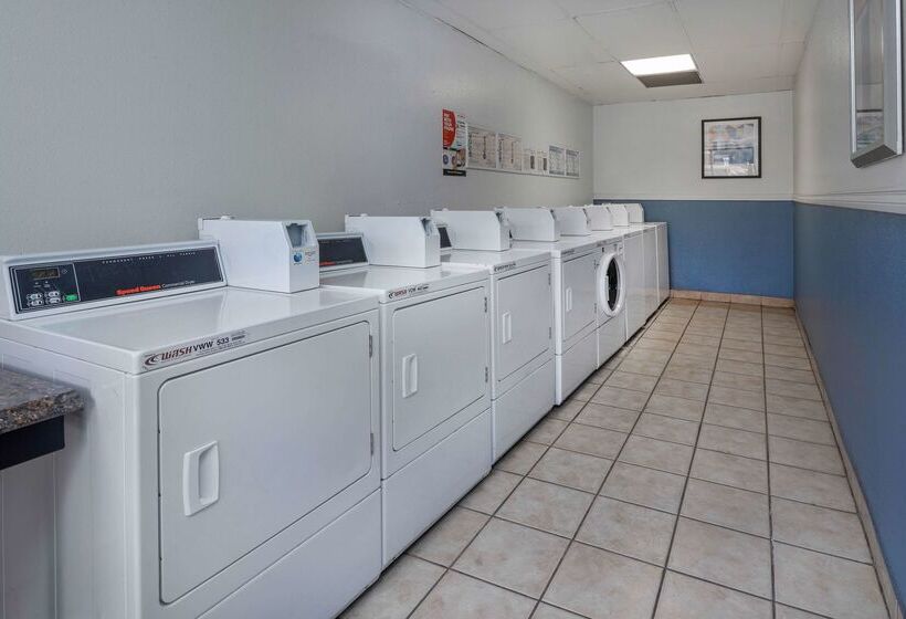 Motel 6 Anaheim, Ca   Maingate