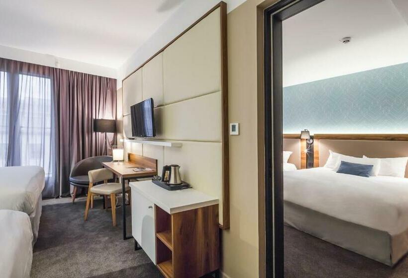 Курорт L Elysee Val D Europe