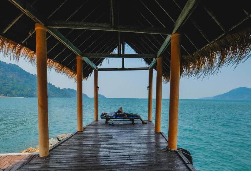 استراحتگاه The Aiyapura Koh Chang