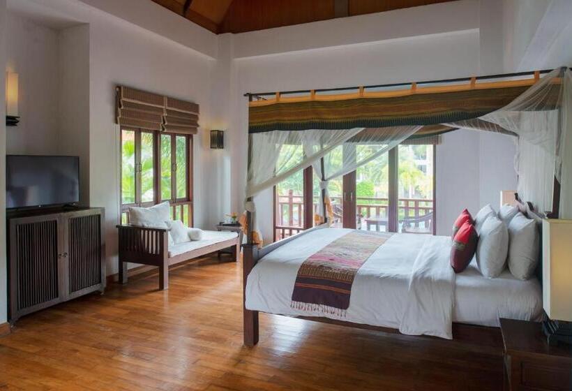 Royal Lanta Resort & Spa