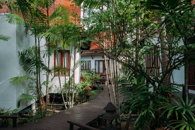 Royal Lanta Resort & Spa