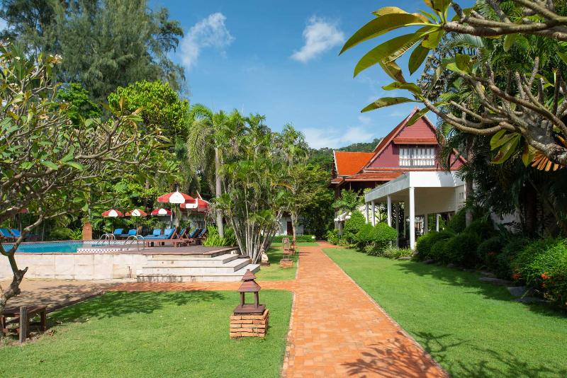 Royal Lanta Resort & Spa