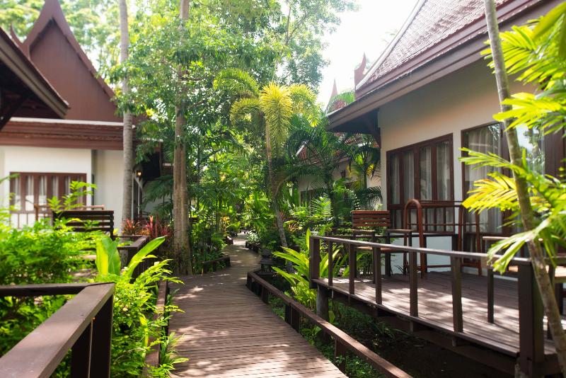 Royal Lanta Resort & Spa