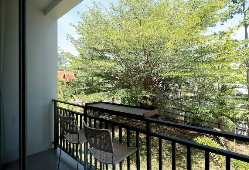 Royal Lanta Resort & Spa