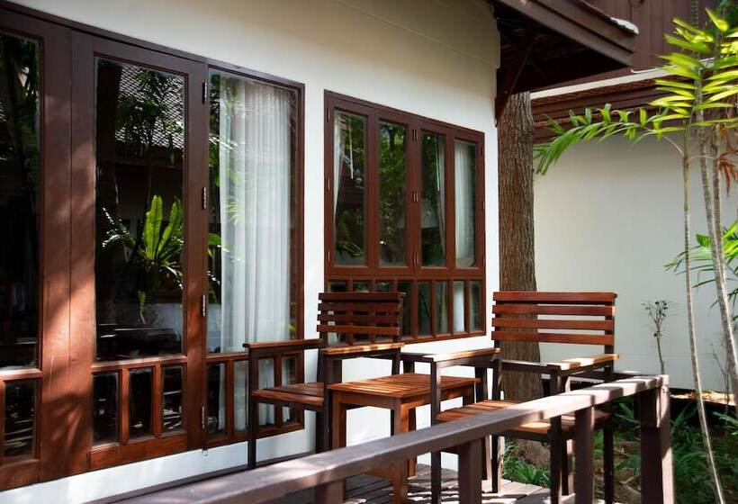 Royal Lanta Resort & Spa