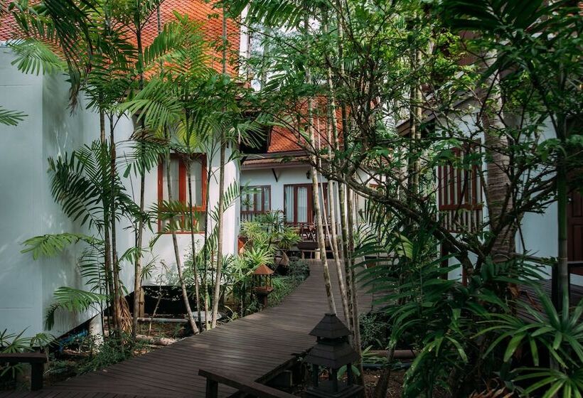 Royal Lanta Resort & Spa